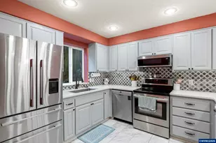 1340 Classico Ct SE, Salem, OR 97306 - Photo 16