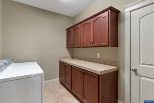 1650 West Meadows Dr NW, Salem, OR 97304 - Photo 18