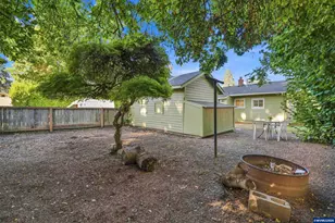 370 24th St NE, Salem, OR 97301 - Photo 24