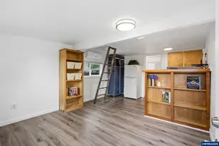 370 24th St NE, Salem, OR 97301 - Photo 16
