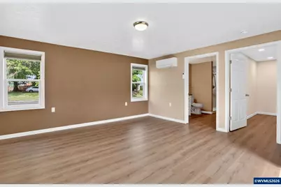 645 Smith Dr, Woodburn, OR 97071 - Photo 22