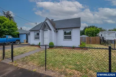 1176 Grove St, Lebanon, OR 97355 - Photo 2