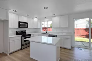 1041 Fabry Rd SE, Salem, OR 97306 - Photo 4