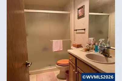 1344 Regency Dr, Eugene, OR 97401 - Photo 14