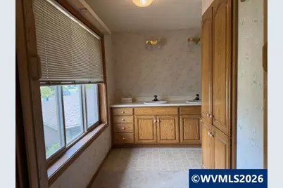 1344 Regency Dr, Eugene, OR 97401 - Photo 26