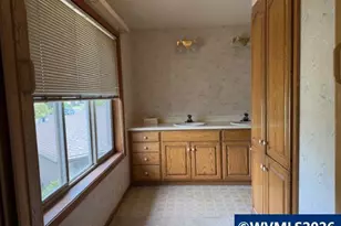 1344 Regency Dr, Eugene, OR 97401 - Photo 26