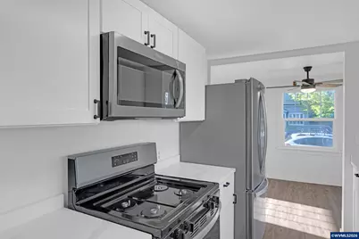2010 E 1st Av, Albany, OR 97321 - Photo 10