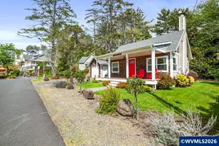 2704 SW Beach Ave, Lincoln City, OR 97367 - Photo 2