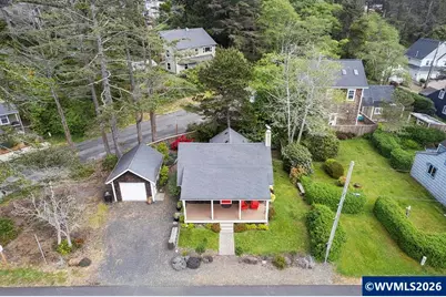 2704 SW Beach Av, Lincoln City, OR 97367 - Photo 30