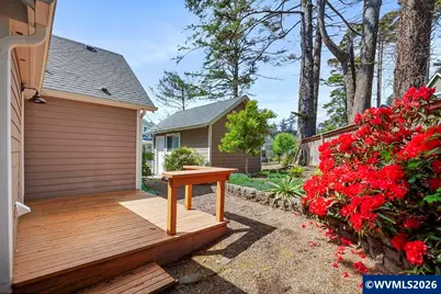 2704 SW Beach Av, Lincoln City, OR 97367 - Photo 26