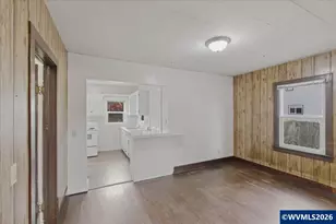 1135 6th St NW, Salem, OR 97304 - Photo 8