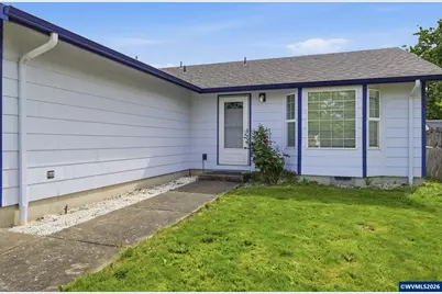 1077 S 10th St, Lebanon, OR 97355 - Photo 2