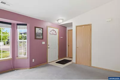 1077 S 10th St, Lebanon, OR 97355 - Photo 4
