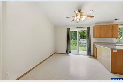 1077 S 10th St, Lebanon, OR 97355 - Photo 10