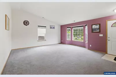 1077 S 10th St, Lebanon, OR 97355 - Photo 6