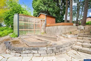 2266 Ironwood St, Eugene, OR 97401 - Photo 22