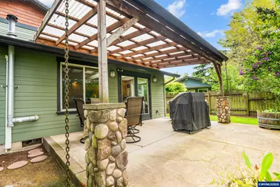 2266 Ironwood St, Eugene, OR 97401 - Photo 16