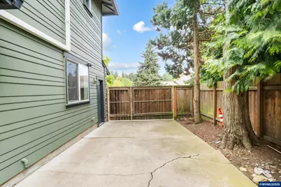 2266 Ironwood St, Eugene, OR 97401 - Photo 14