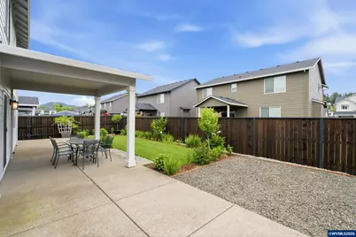 860 Maple St, Brownsville, OR 97327 - Photo 32