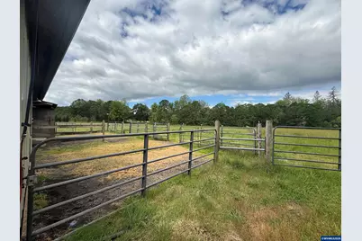 34296 Bond Rd, Lebanon, OR 97355 - Photo 4