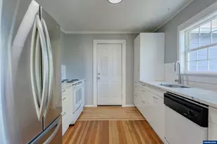 425 SE Alexander Ave, Corvallis, OR 97333 - Photo 12