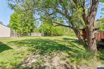 425 SE Alexander Av, Corvallis, OR 97333 - Photo 22