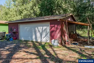42927 Island Inn Dr, Lebanon, OR 97355 - Photo 6