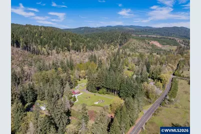 42927 Island Inn Dr, Lebanon, OR 97355 - Photo 2