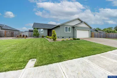 1487 Austin Av, Woodburn, OR 97071 - Photo 2