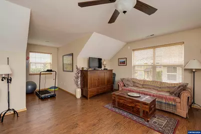 1450 NE Kerry Ct, McMinnville, OR 97128 - Photo 16