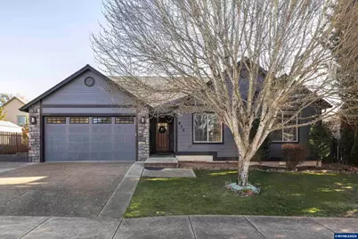 612 N 6th St, Carlton, OR 97111 - Photo 2