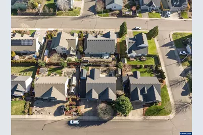 612 N 6th St, Carlton, OR 97111 - Photo 36