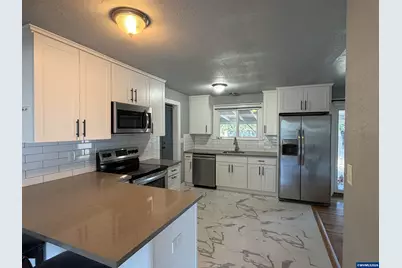 1285 30th Av NE, Salem, OR 97301 - Photo 4