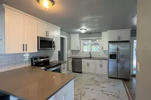 1285 30th Ave NE, Salem, OR 97301 - Photo 4