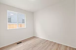 411 S 1st St, Silverton, OR 97381 - Photo 14