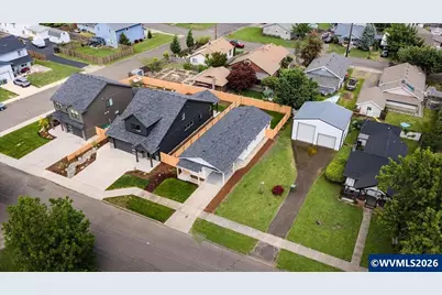 411 S 1st St, Silverton, OR 97381 - Photo 2