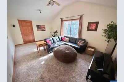 565 Shelokum Dr, Silverton, OR 93781 - Photo 30