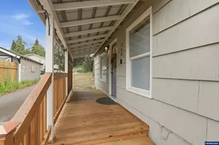 360 Wilson St S, Salem, OR 97302 - Photo 8