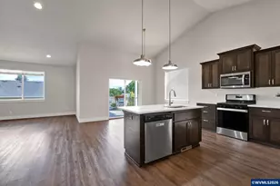 2005 Davis Rd S, Salem, OR 97306 - Photo 12