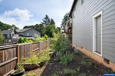 2005 Davis Rd S, Salem, OR 97306 - Photo 36