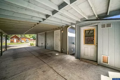 334 SE Hazel St, Mill City, OR 97360 - Photo 36