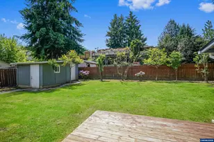 334 SE Hazel St, Mill City, OR 97360 - Photo 30