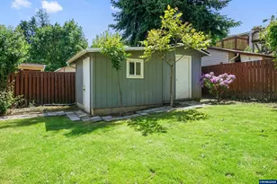 334 SE Hazel St, Mill City, OR 97360 - Photo 32