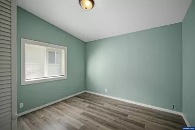 334 SE Hazel St, Mill City, OR 97360 - Photo 26