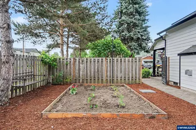 810 SE Locust St, Dundee, OR 97115 - Photo 34