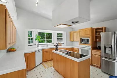 24258 Columbine Dr, Philomath, OR 97370 - Photo 6