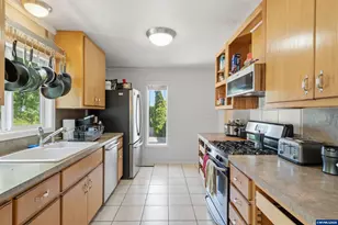 837 NW 10th St, Corvallis, OR 97330 - Photo 8