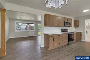 1520 S 7th St, Lebanon, OR 97355 - Photo 4