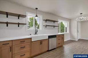 1520 S 7th St, Lebanon, OR 97355 - Photo 6