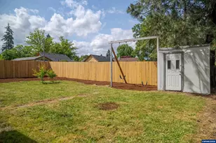 270 Gwinn St W, Monmouth, OR 97361 - Photo 28